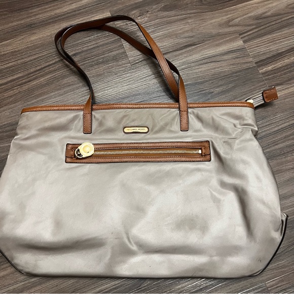 Michael Kors Handbags - Michael Kors Montauk tan cream nylon tote bag